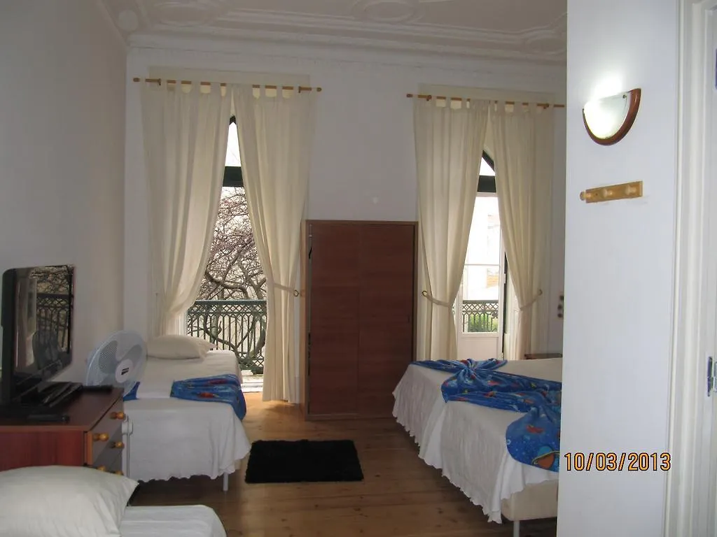 Go Hostel Lisbon 3*,